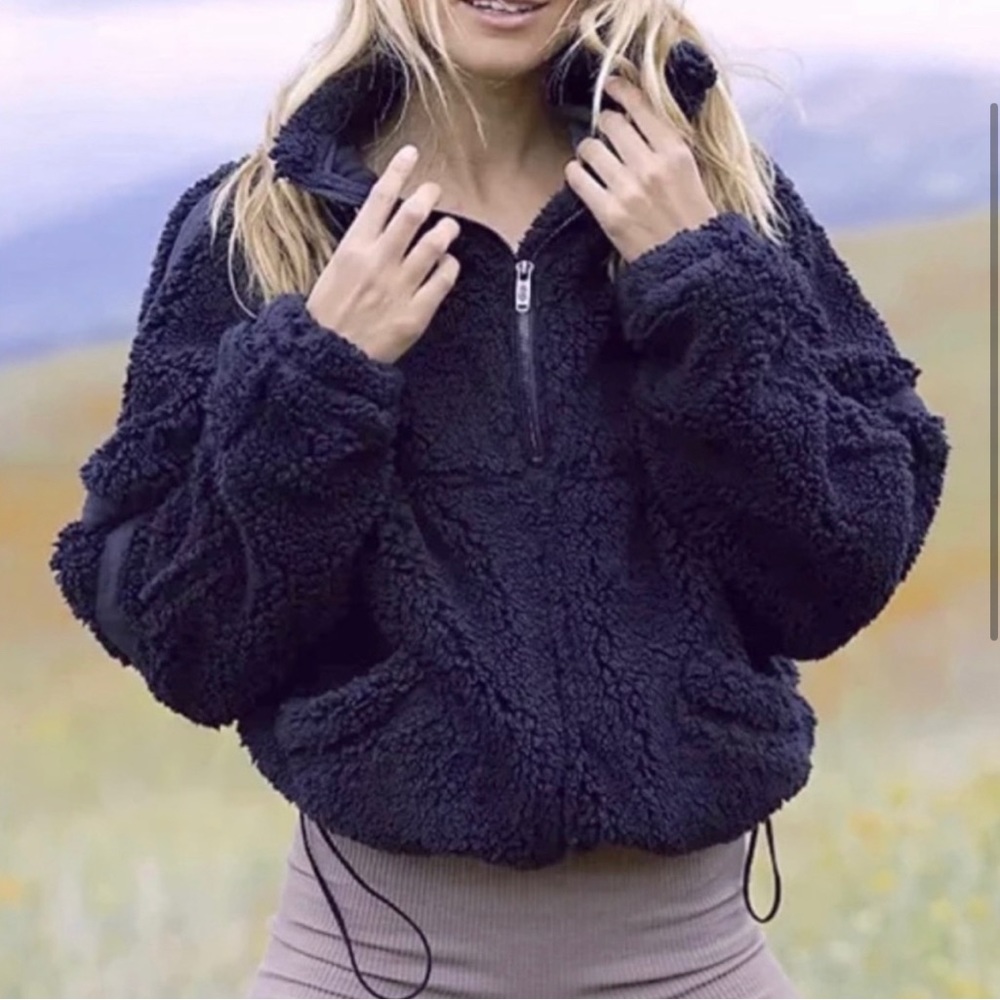 FP movement Nantucket fleece pull over. Women’s large. Worn a few times.Navy